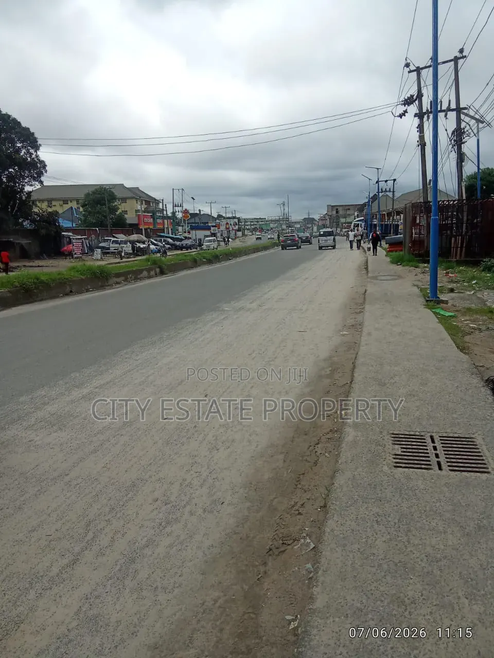 Commercial 6 Plots of Land Directly on the Major Old Aba Road