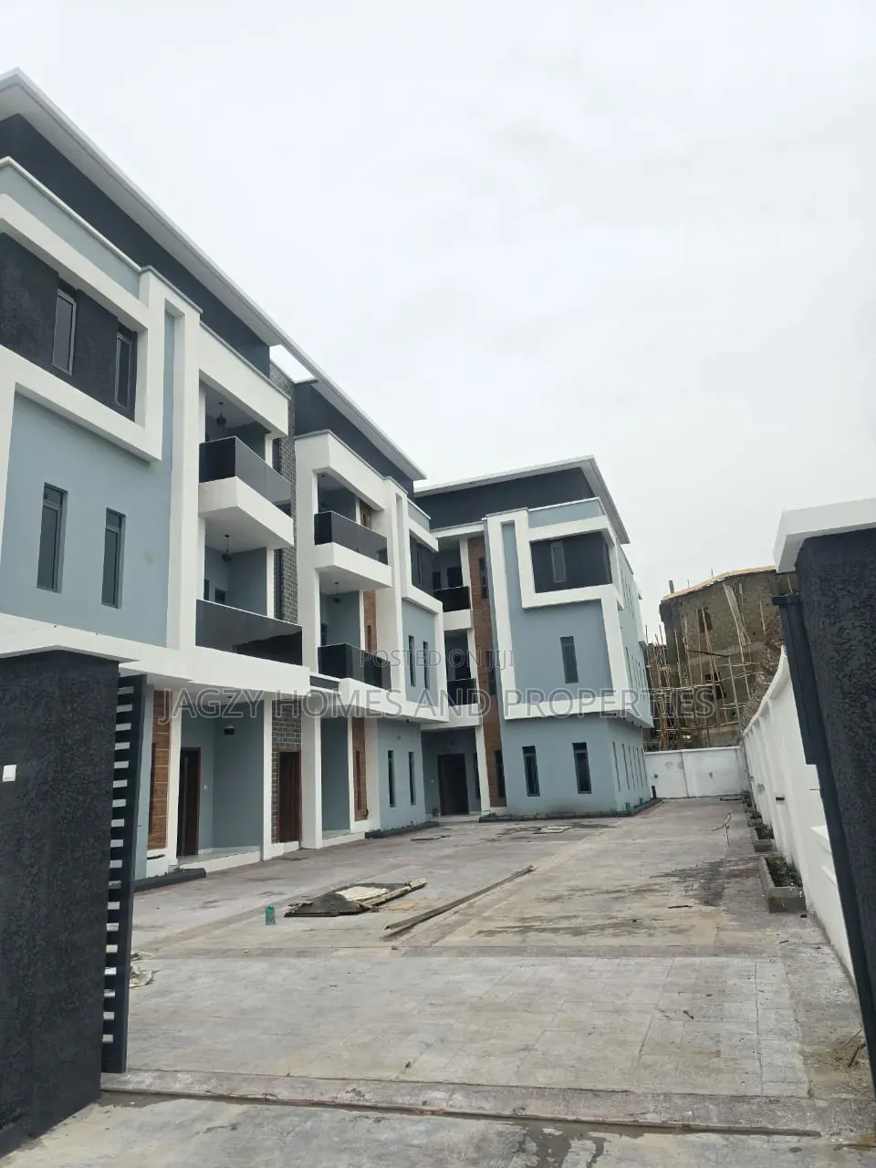 2bdrm Apartment in Lekki Phase 1 for sale