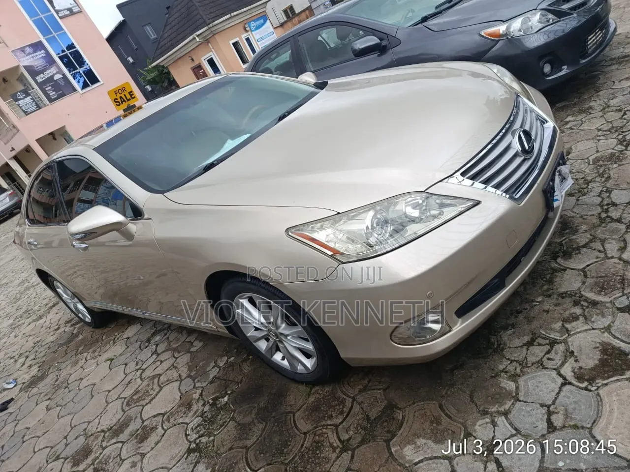 Lexus ES 350 2011 Gold