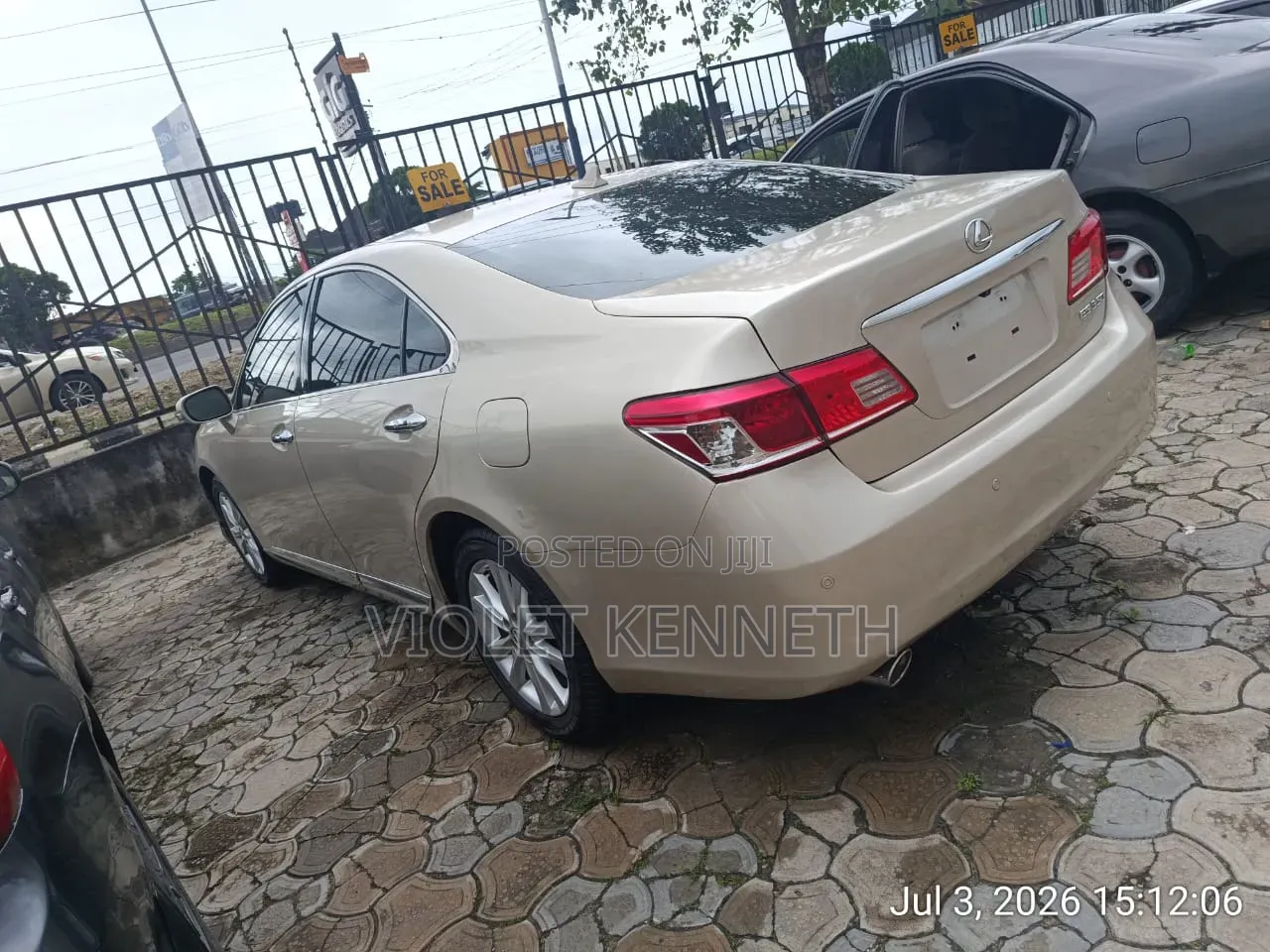 Lexus ES 350 2011 Gold