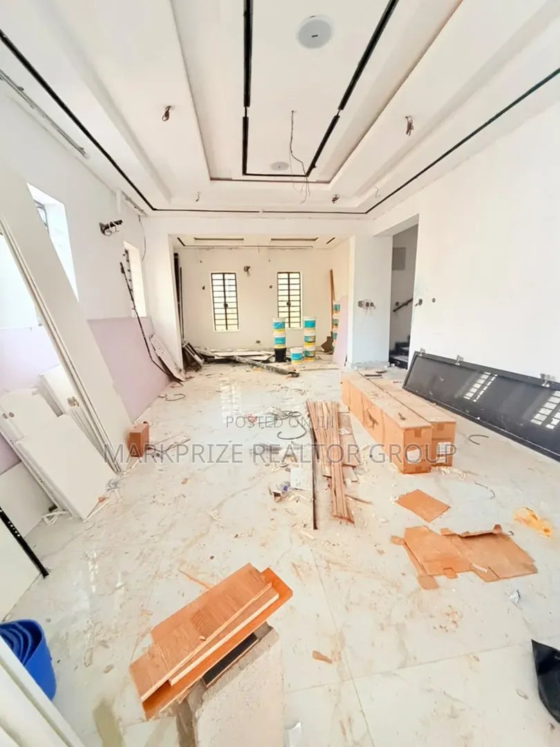 5bdrm Duplex in Magodo Gra Phase 1 for sale