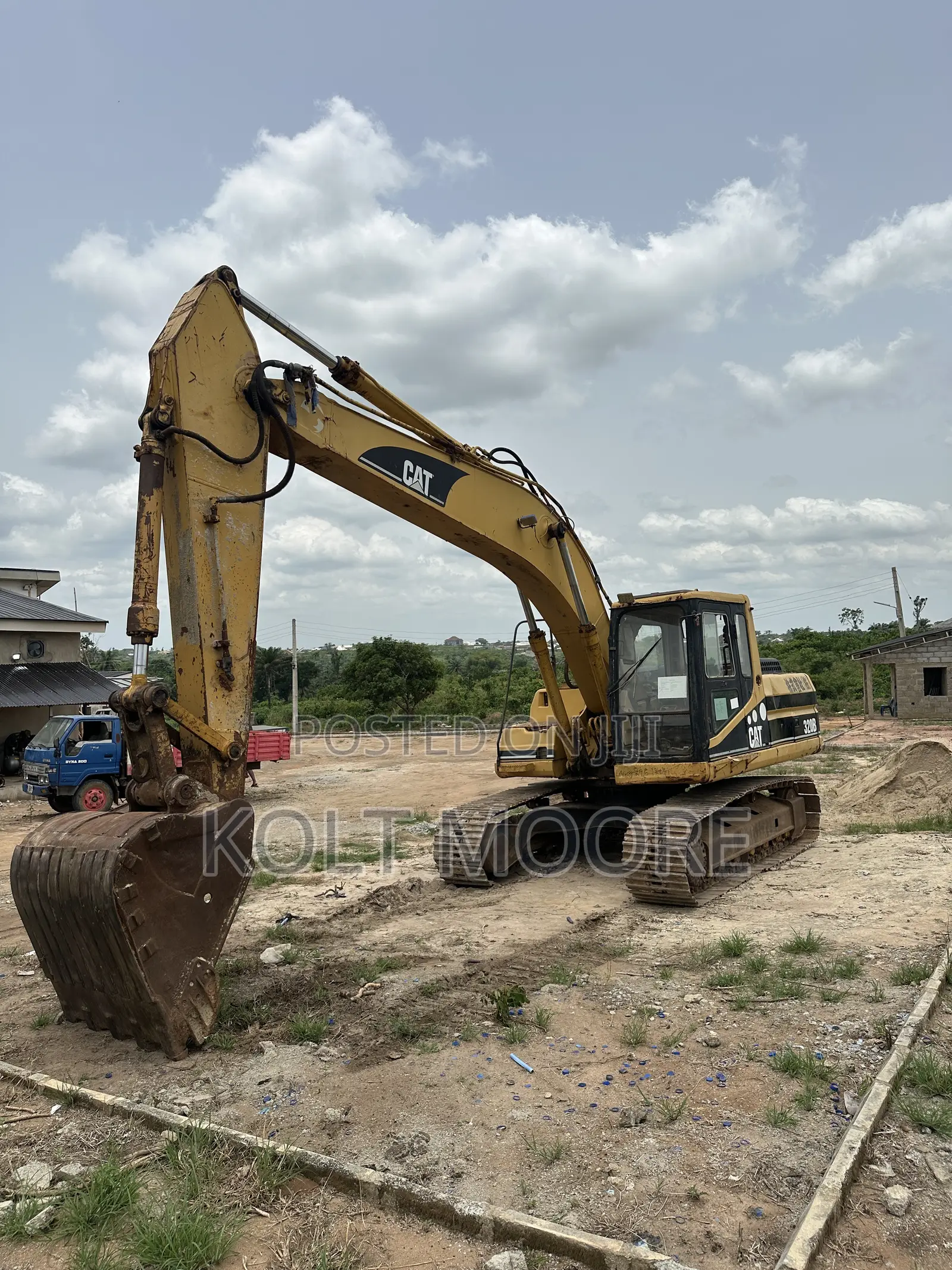 320b CAT Excavator Tokunbo