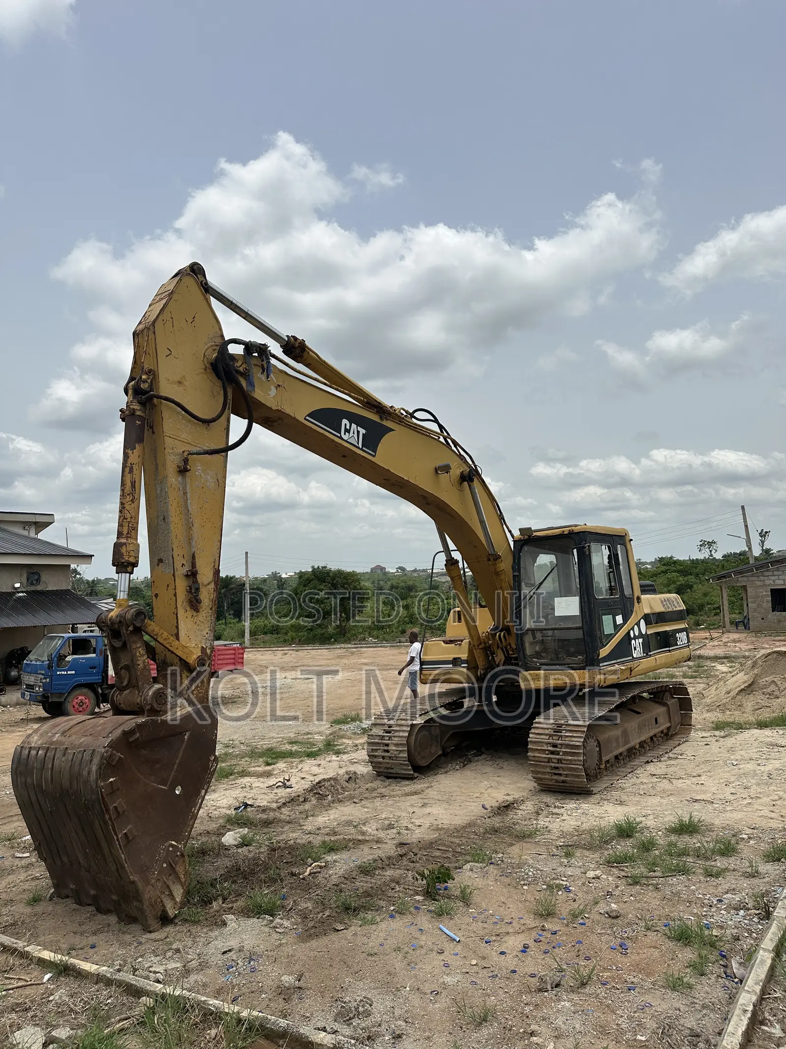 320b CAT Excavator Tokunbo