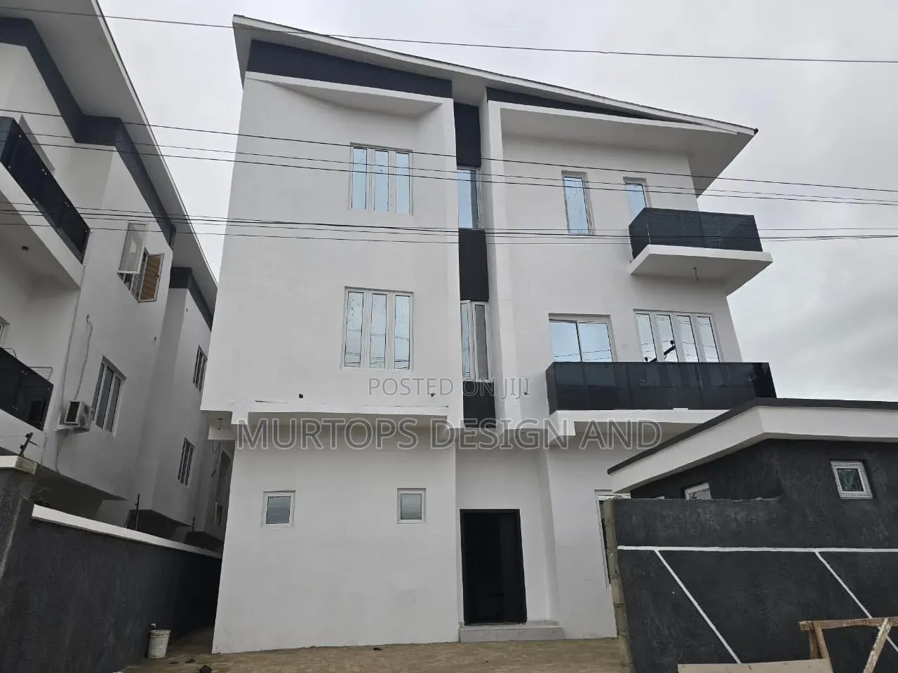 2bdrm Apartment in Lekki Phase 1 for rent