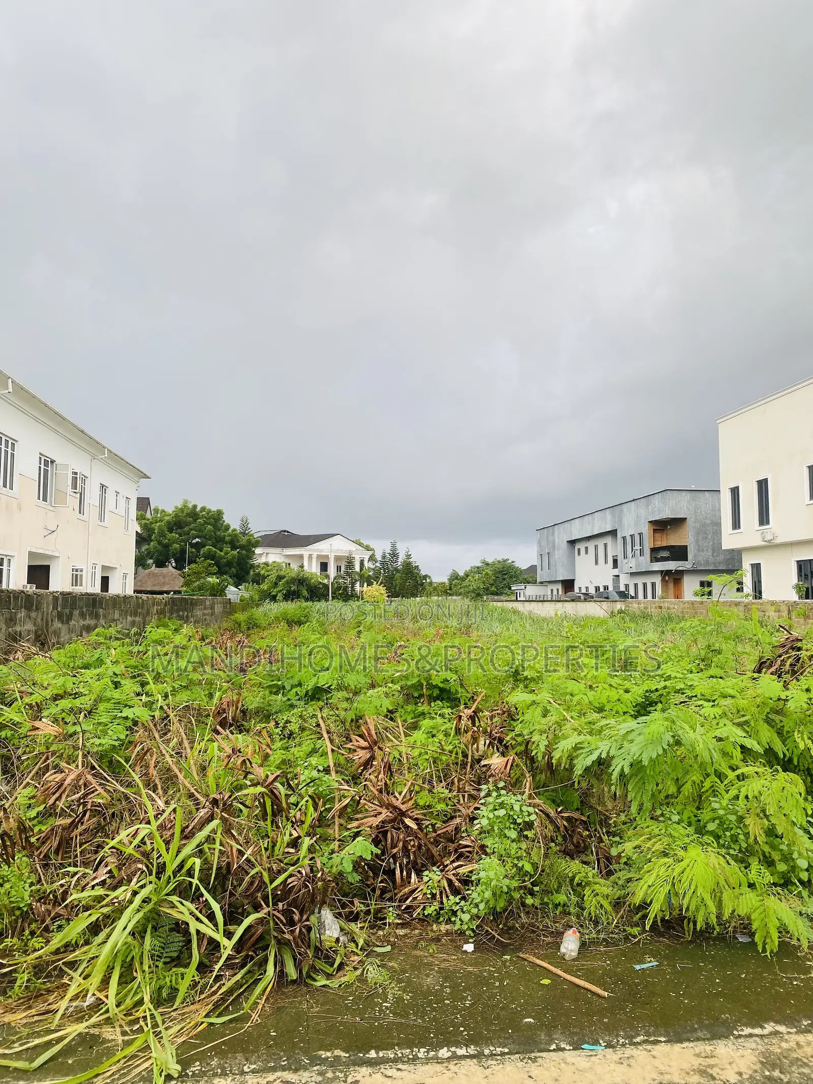 A Table Dry Land of 920sqm