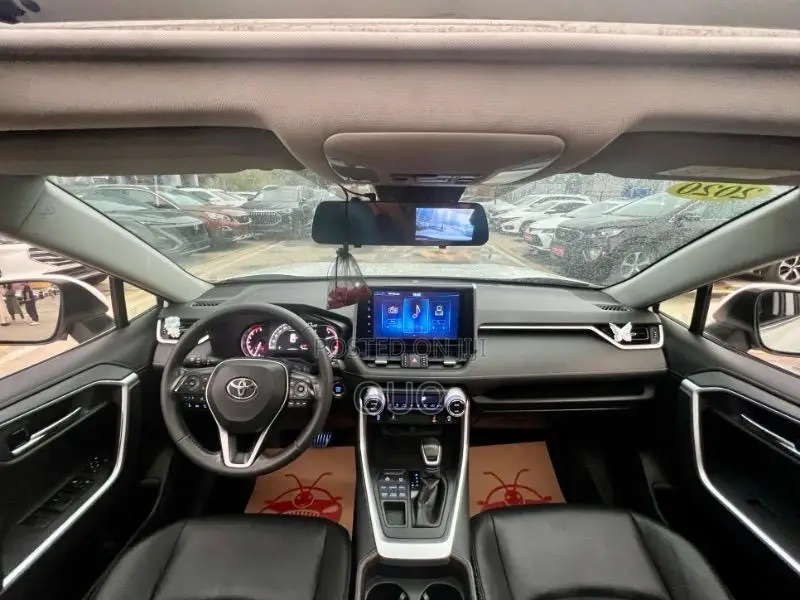 Toyota RAV4 2020 White