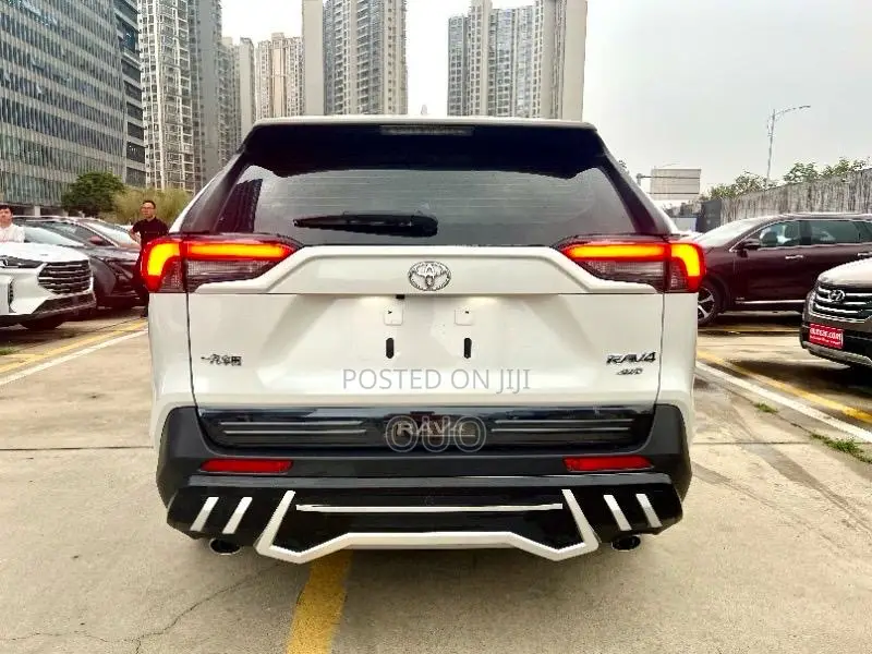 Toyota RAV4 2020 White