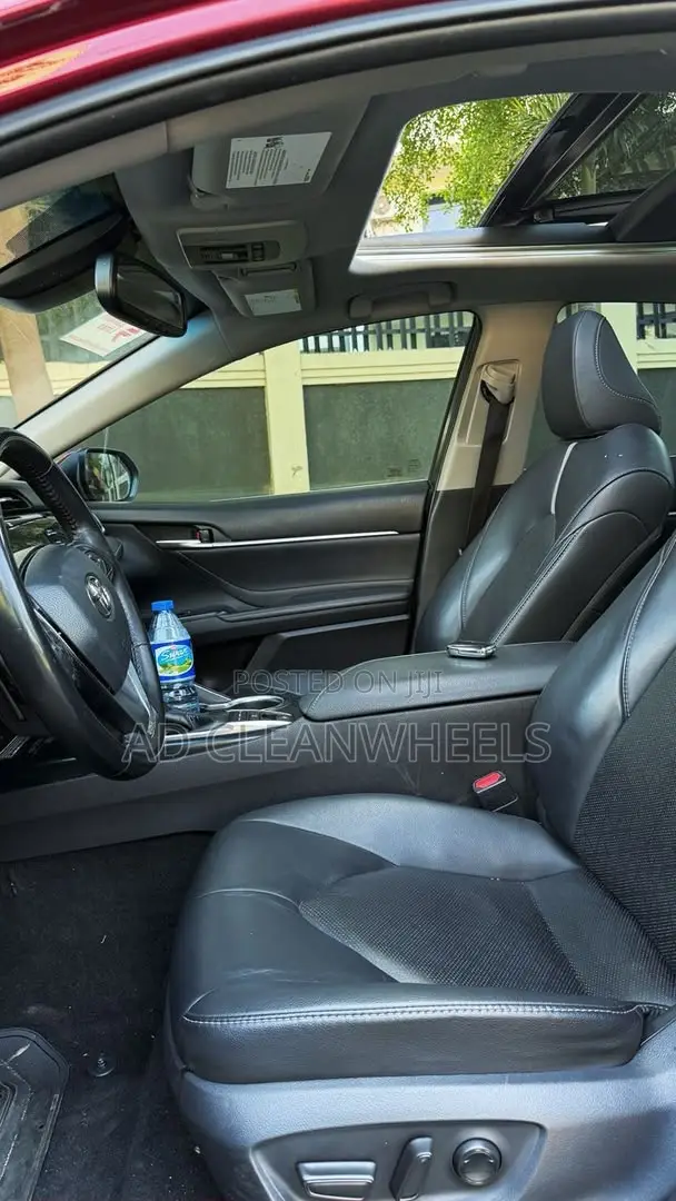 Toyota Camry XSE FWD (2.5L 4cyl 8AM) 2018 Red