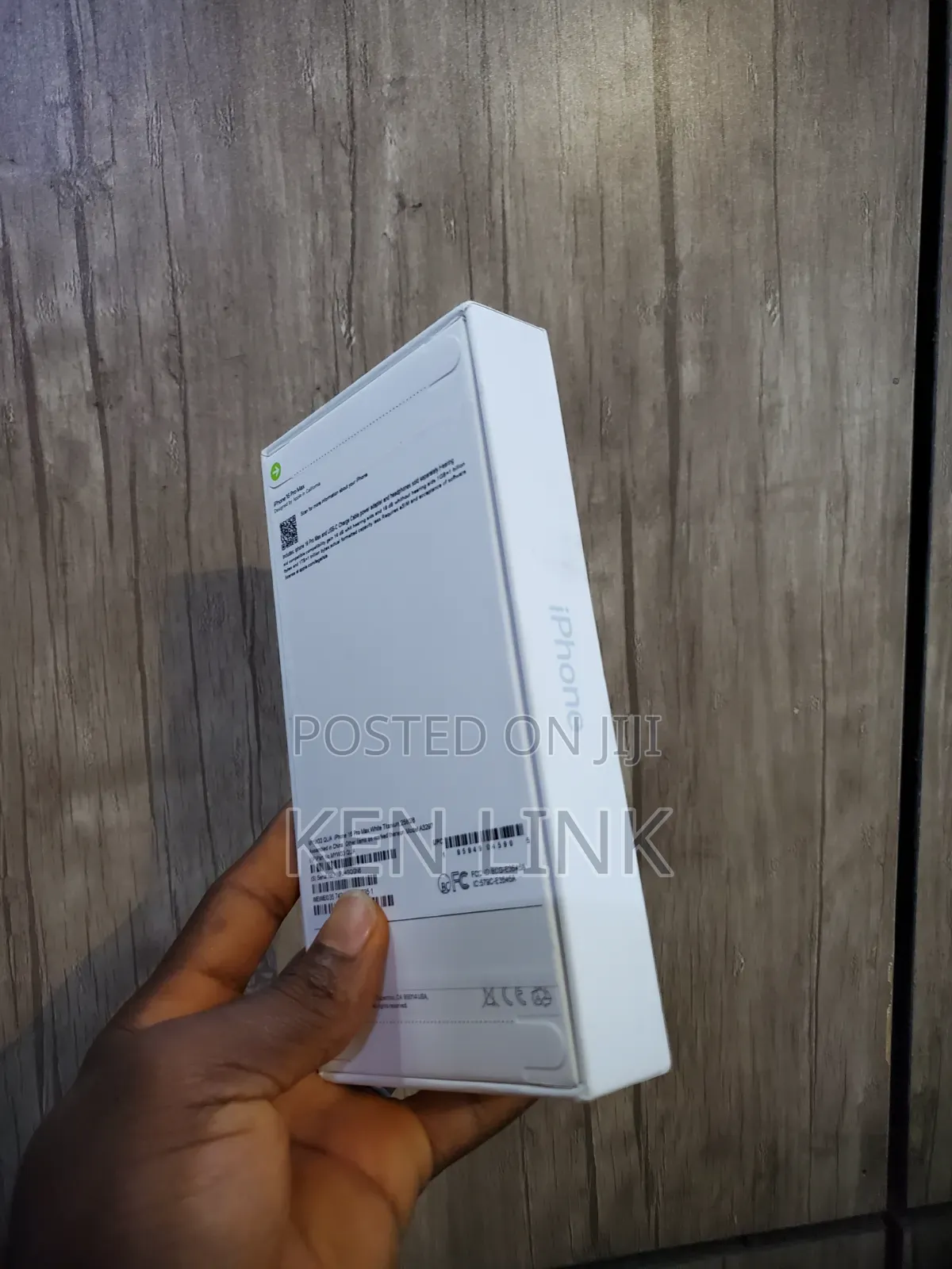 New Apple iPhone 16 Pro Max 256 GB Silver