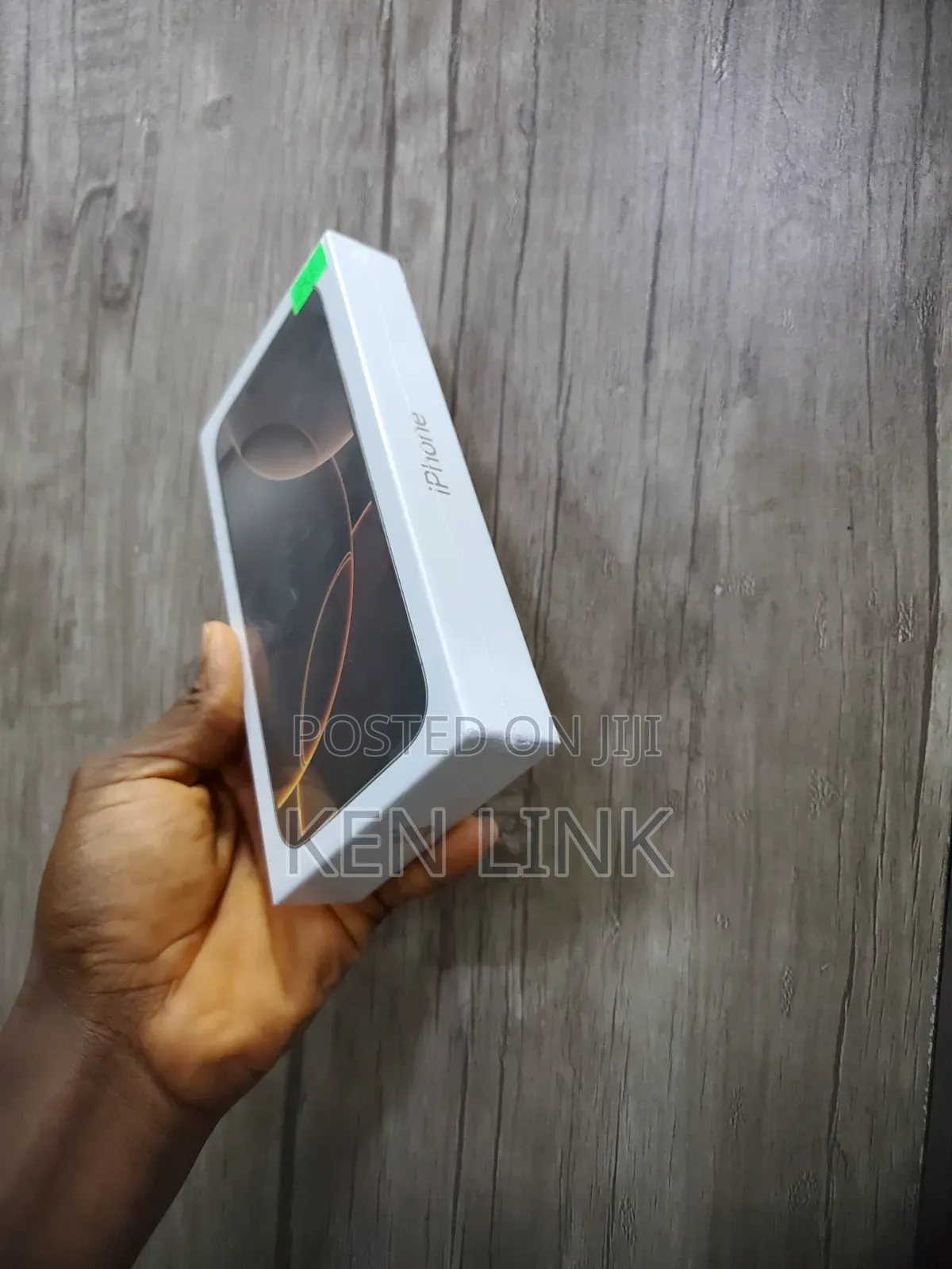 New Apple iPhone 16 Pro Max 256 GB Gold