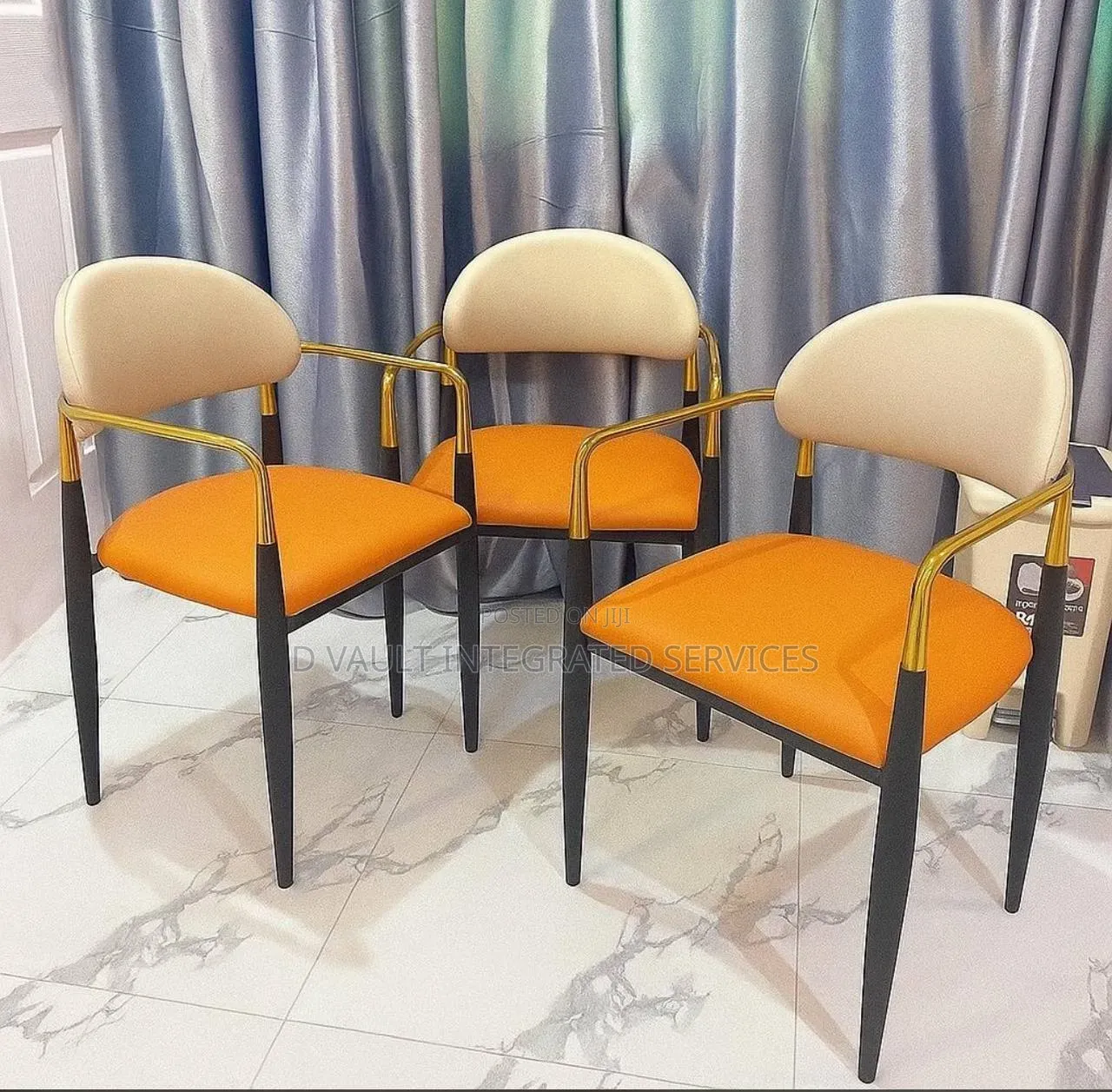 Dining Chair / Modern Restaurant Chair