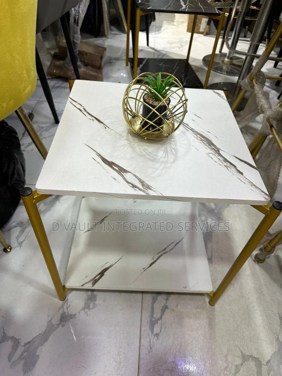 Sides Stool / Modern Corner Table.