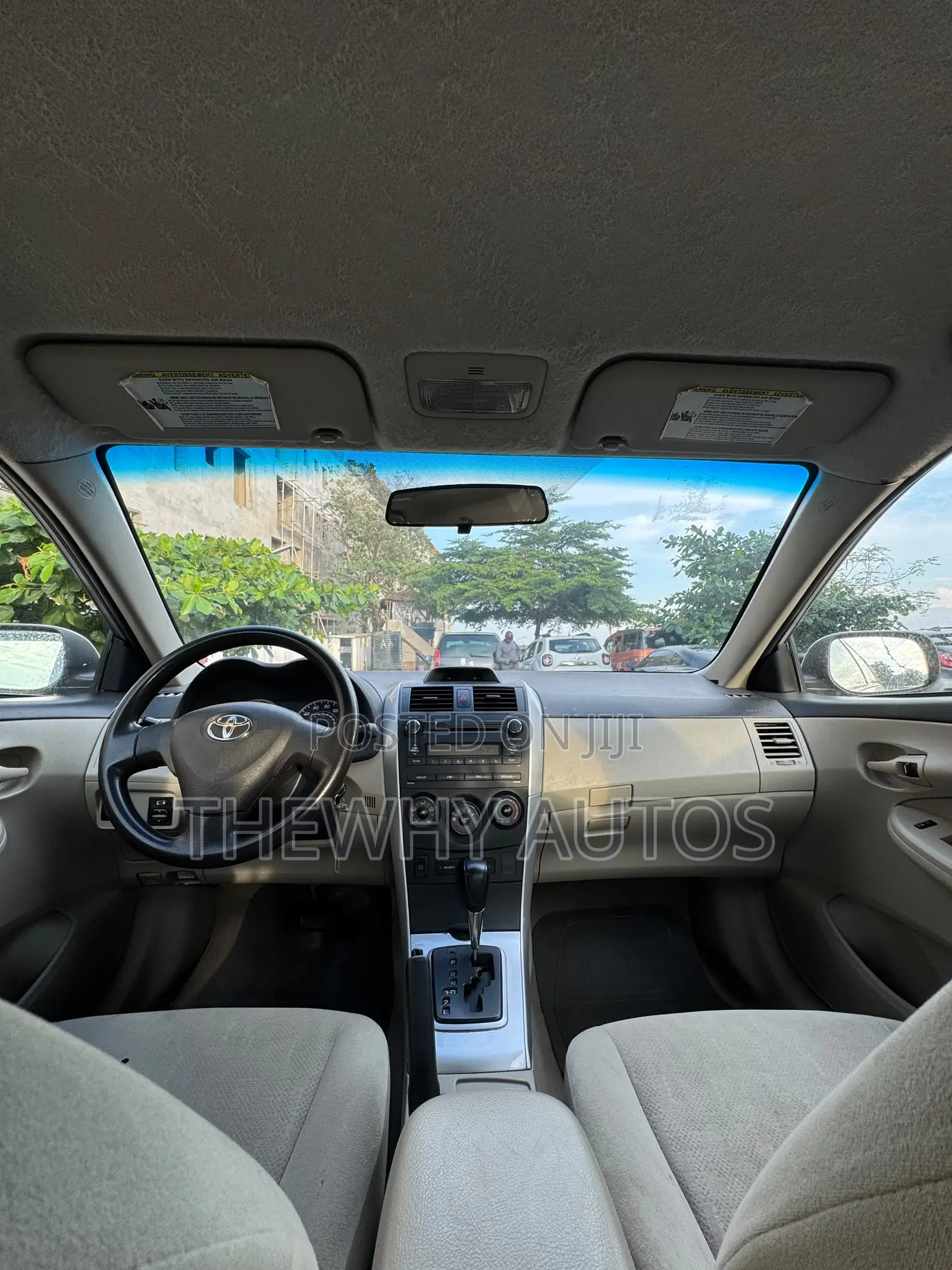 Toyota Corolla LE 4dr Sedan (1.8L 4cyl 4A) 2012 Silver