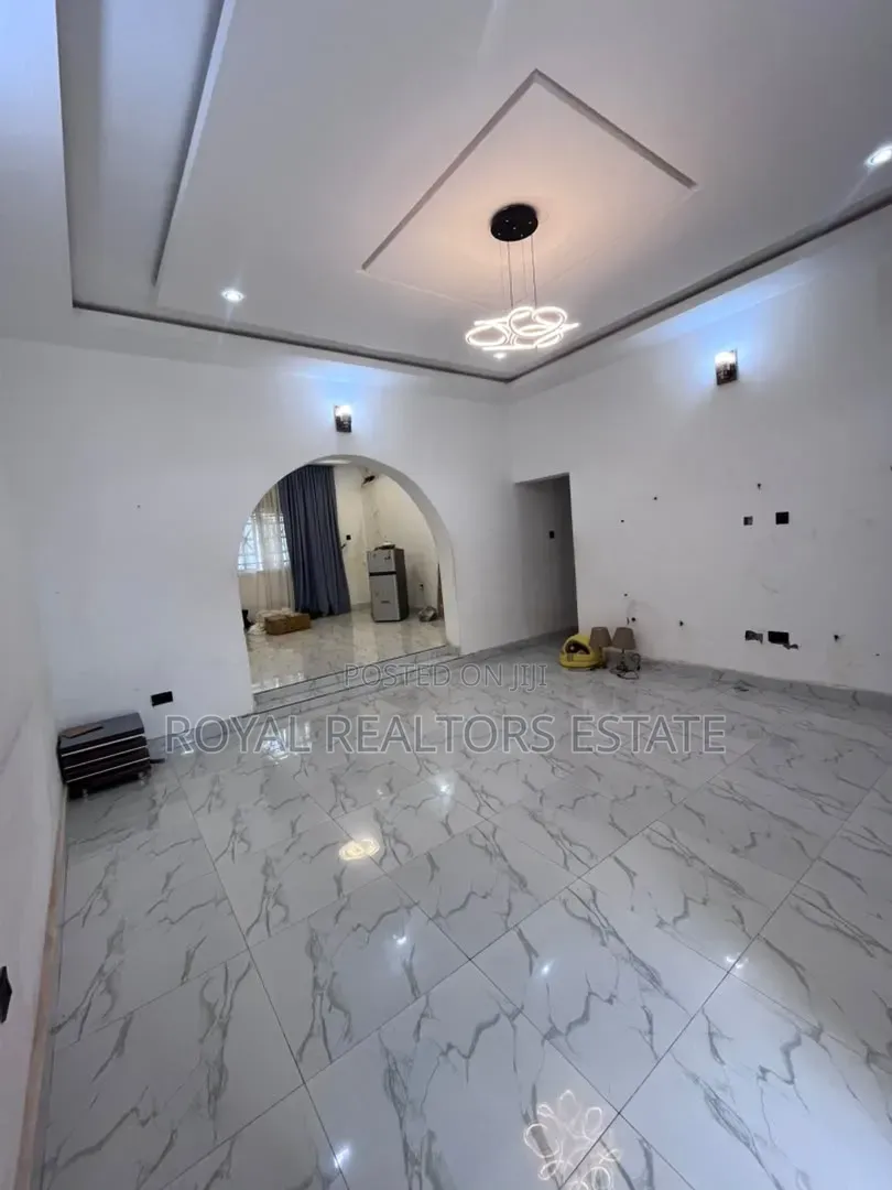 3bdrm Bungalow in Galadimawa for rent