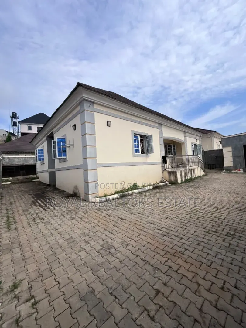 3bdrm Bungalow in Galadimawa for rent