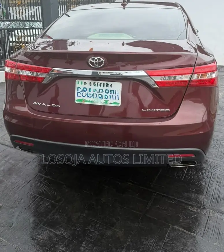 Toyota Avalon Limited 4dr Sedan (3.5L 6cyl 6A) 2014 Brown