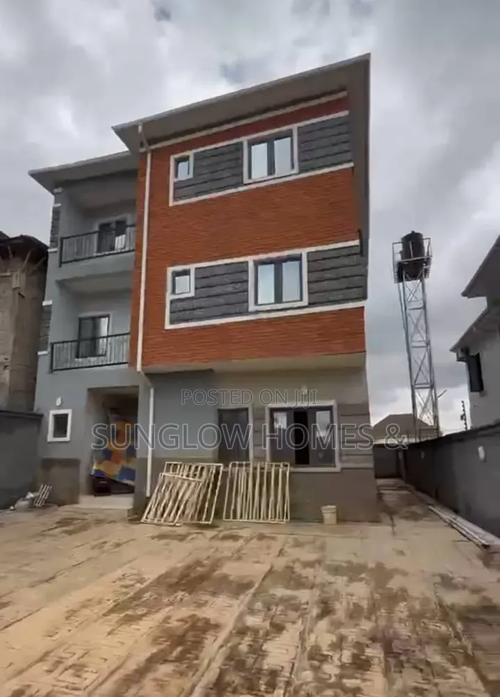 7bdrm Duplex in Apo Resettlement for sale