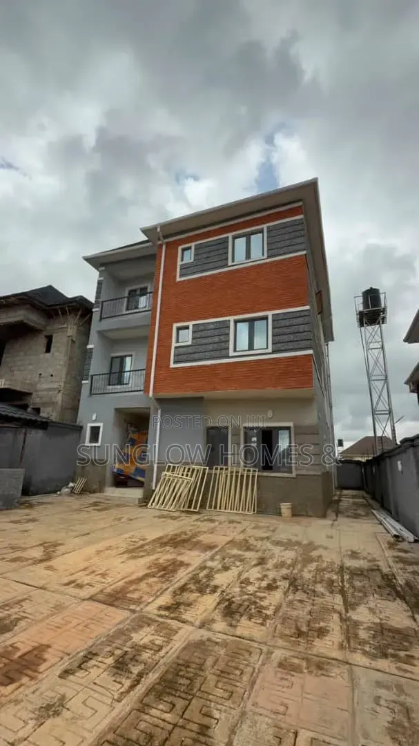7bdrm Duplex in Apo Resettlement for sale