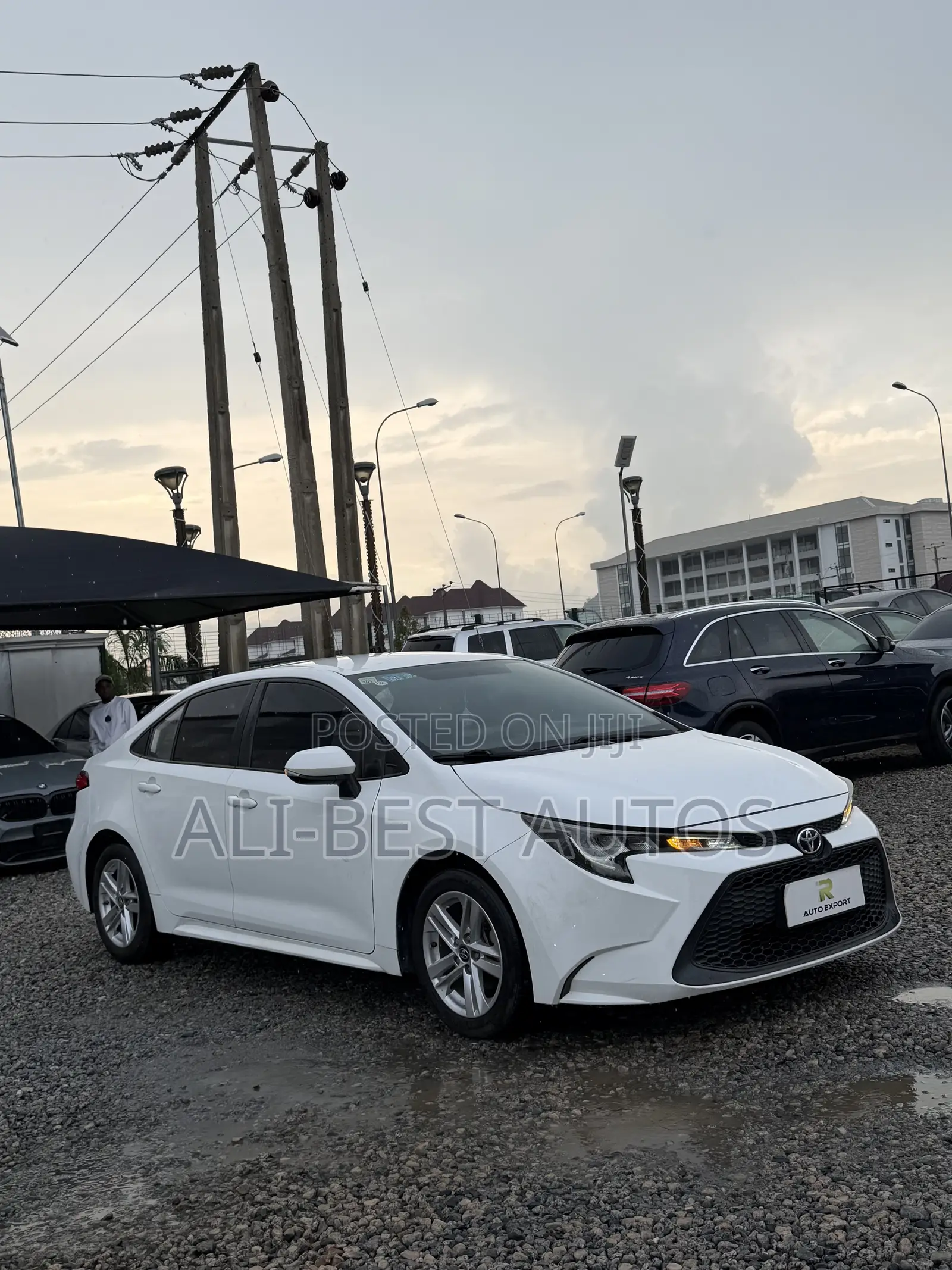 Toyota Corolla LE 2022 White