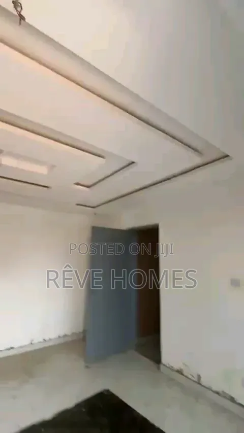 2bdrm Block of Flats in Akoka for rent