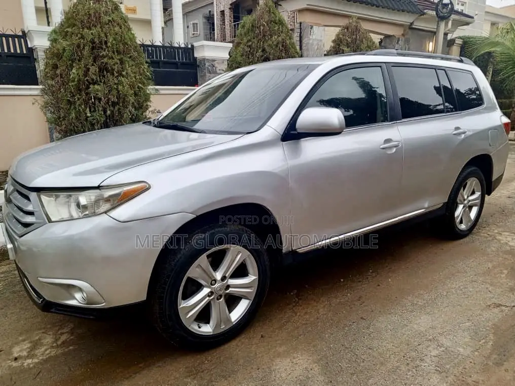 Toyota Highlander Limited 3.5l 4WD 2013 Silver