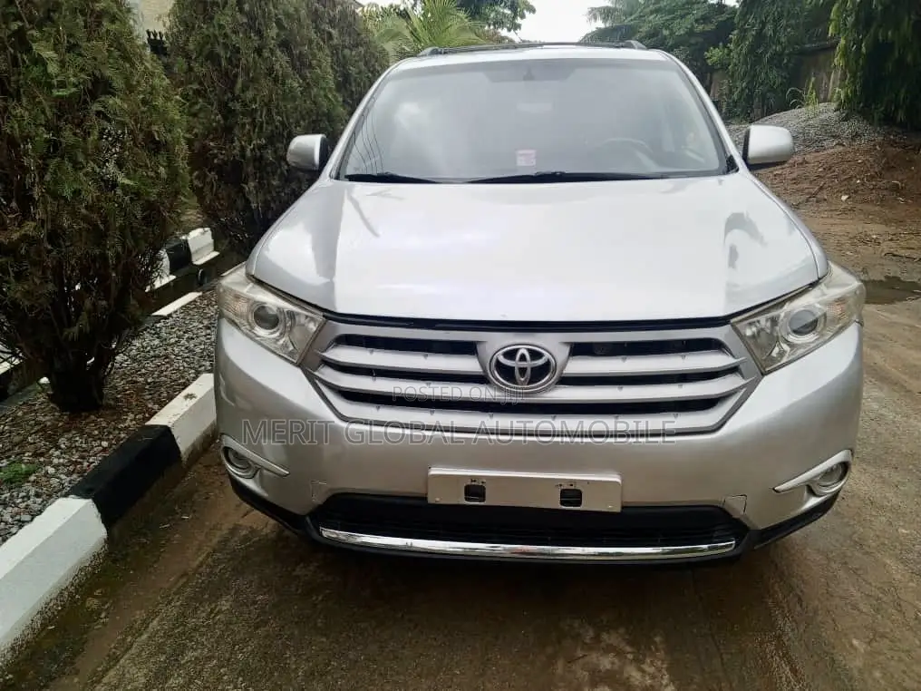Toyota Highlander Limited 3.5l 4WD 2013 Silver