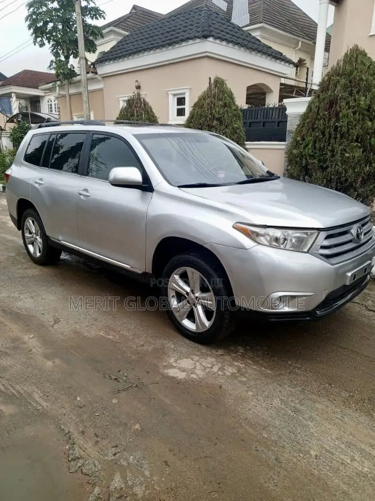 Toyota Highlander Limited 3.5l 4WD 2013 Silver
