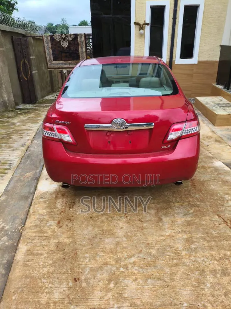 Toyota Camry XLE V6 4dr Sedan (3.5L 6cyl 6AM) 2010 Red