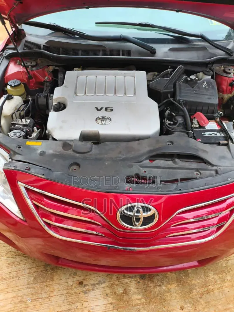 Toyota Camry XLE V6 4dr Sedan (3.5L 6cyl 6AM) 2010 Red