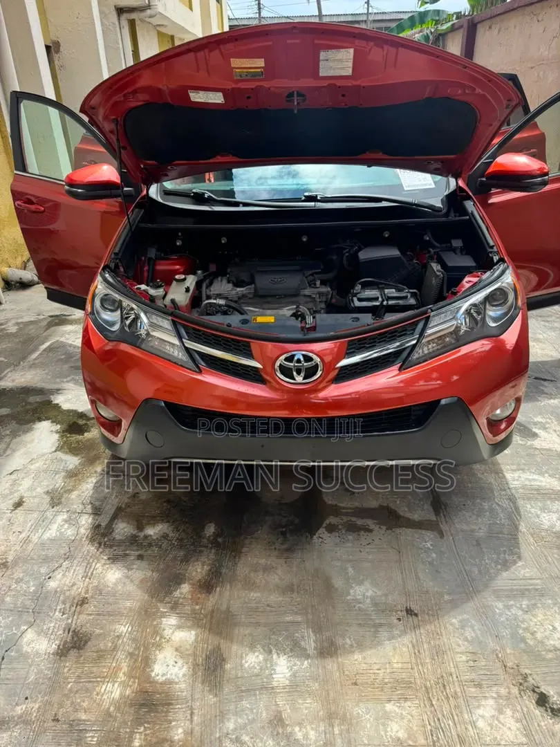 Toyota RAV4 2015 Orange
