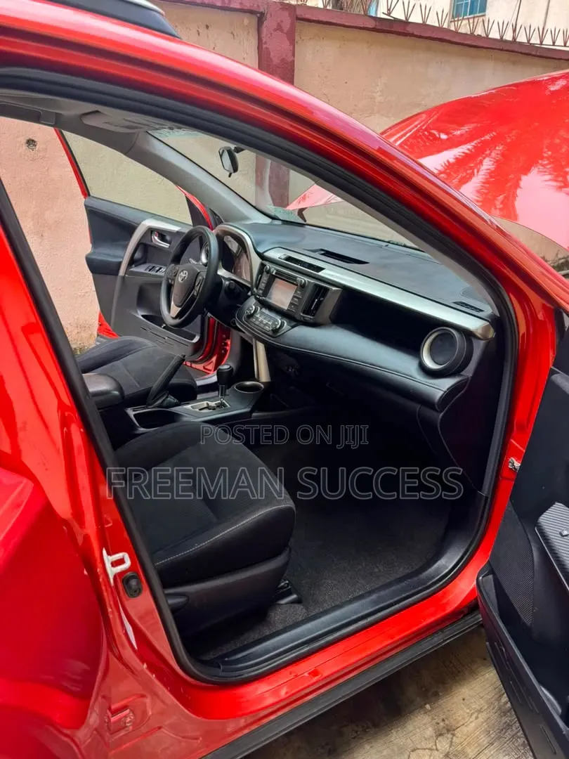 Toyota RAV4 2015 Orange