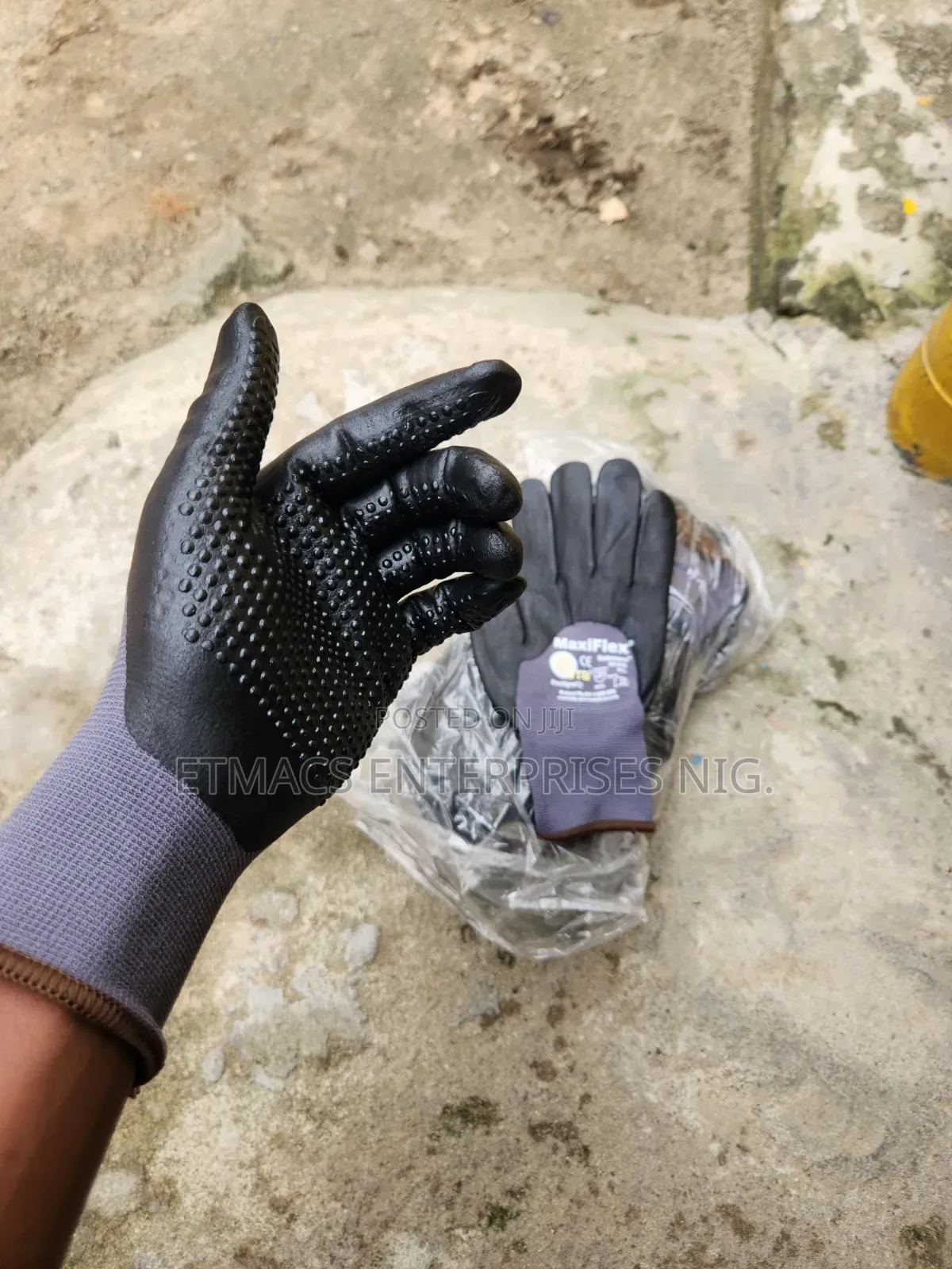 Hand Glove_ Maxiflex