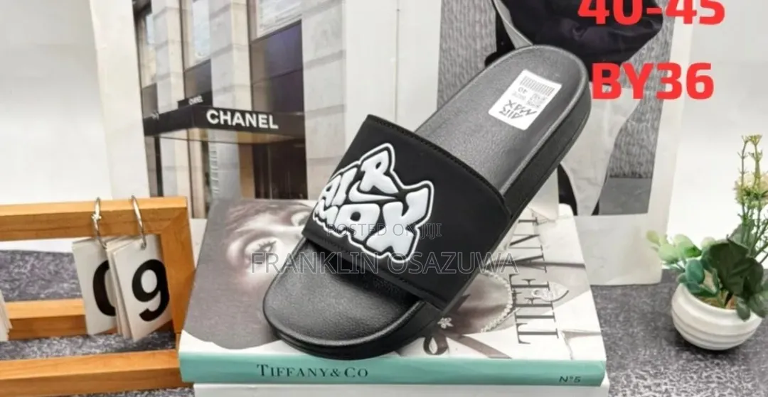 Nike Air Max Logo Slide Sandals — Unisex