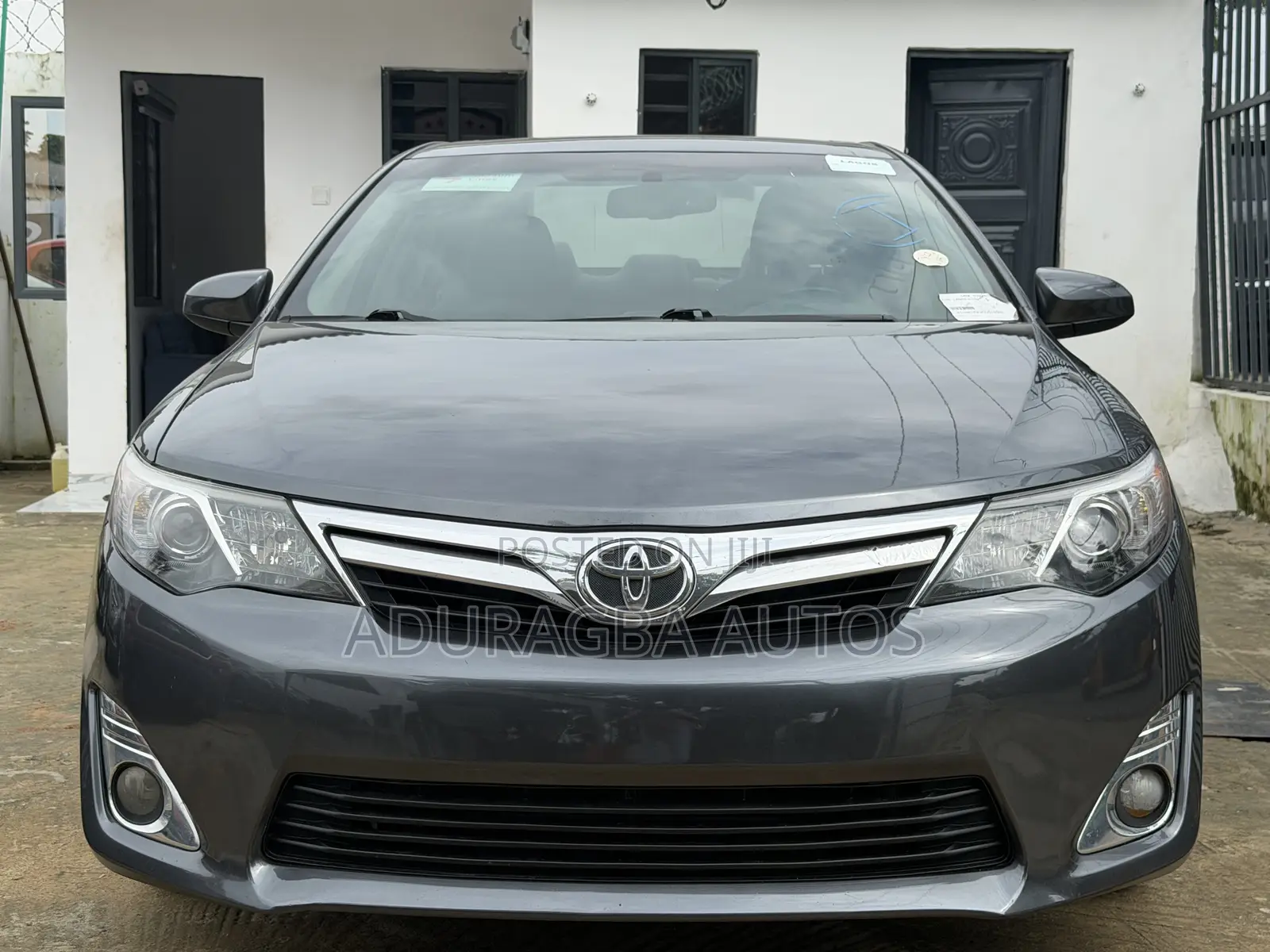 Toyota Camry XLE V6 4dr Sedan (3.5L 6cyl 6A) 2012 Gray