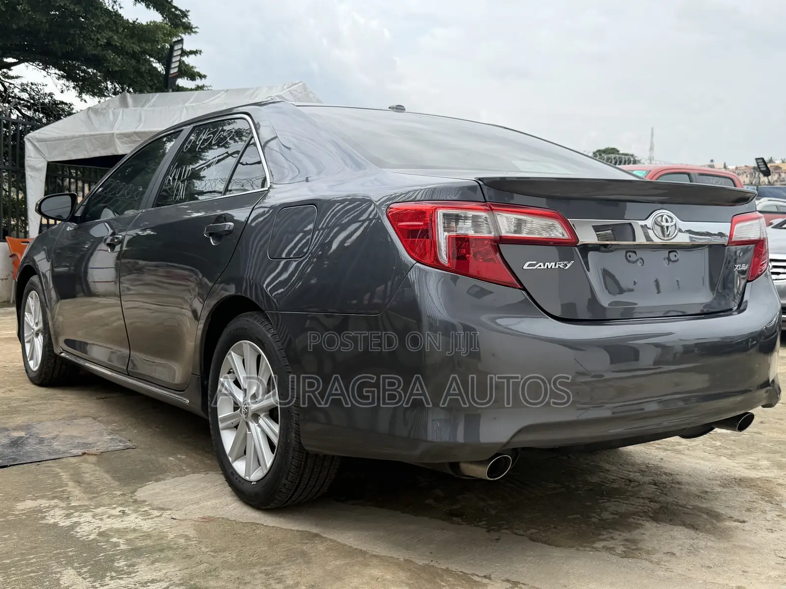 Toyota Camry XLE V6 4dr Sedan (3.5L 6cyl 6A) 2012 Gray