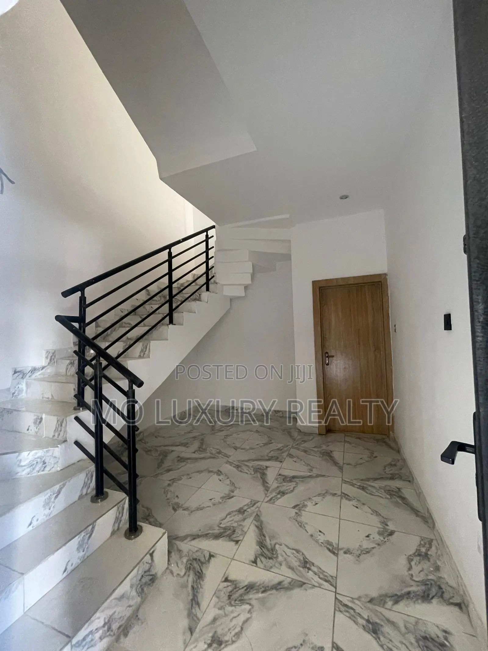 4bdrm Townhouse / Terrace in Lekki Phase 1 for rent