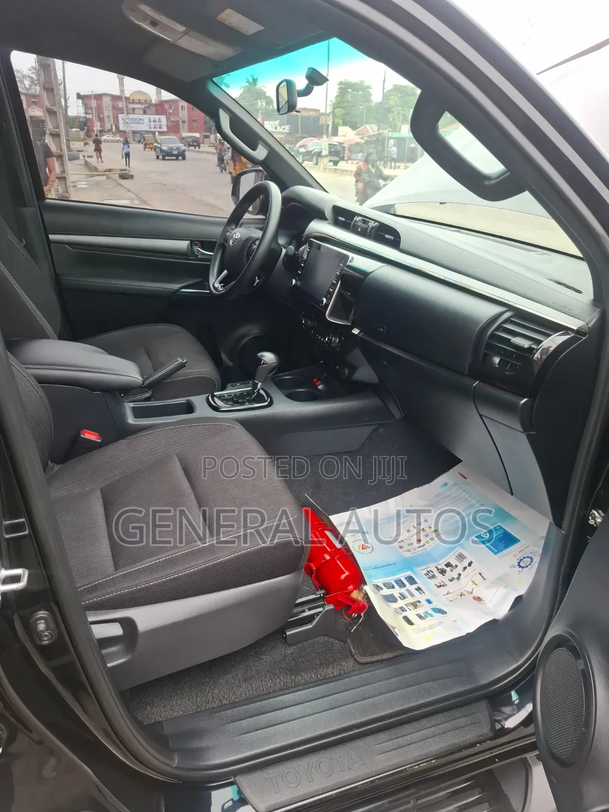 Toyota Hilux 2025 Black