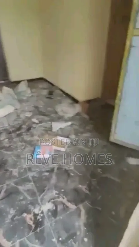 2bdrm Block of Flats in Adekunle for rent