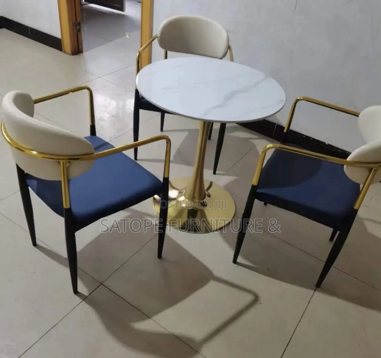 Elegant Design Dining Table and Chairs