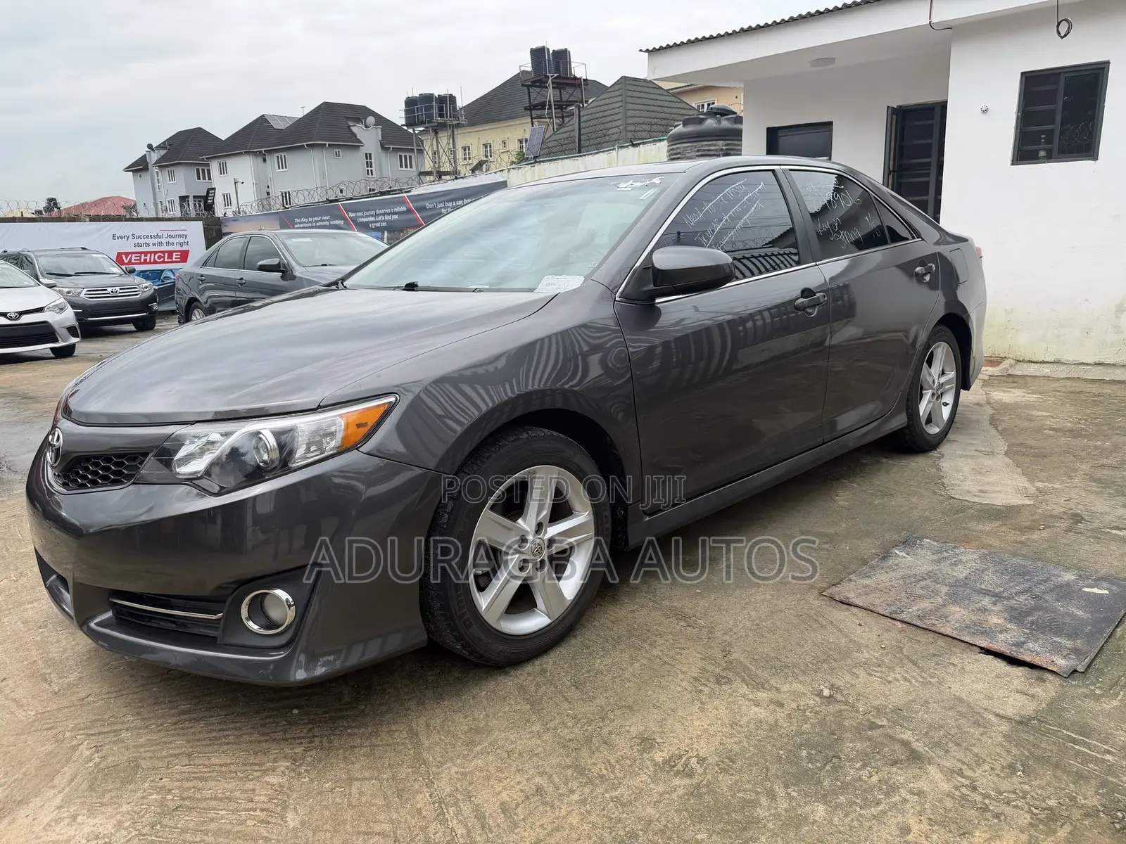 Toyota Camry SE Sport 4dr Sedan (2.5L 4cyl 6A) 2014 Gray
