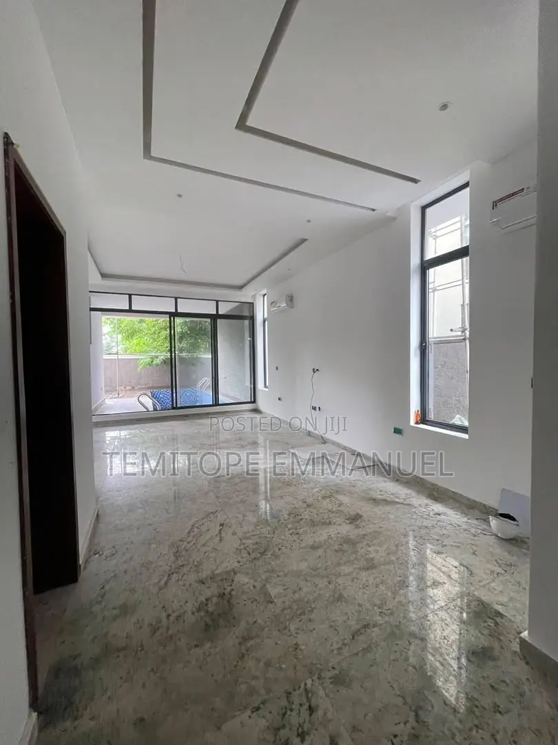 Furnished 6bdrm Duplex in Banana Island for sale