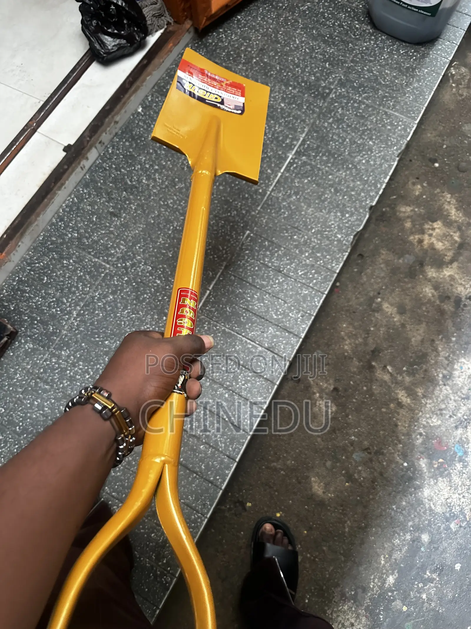 Square Mouth Shovel / Spade