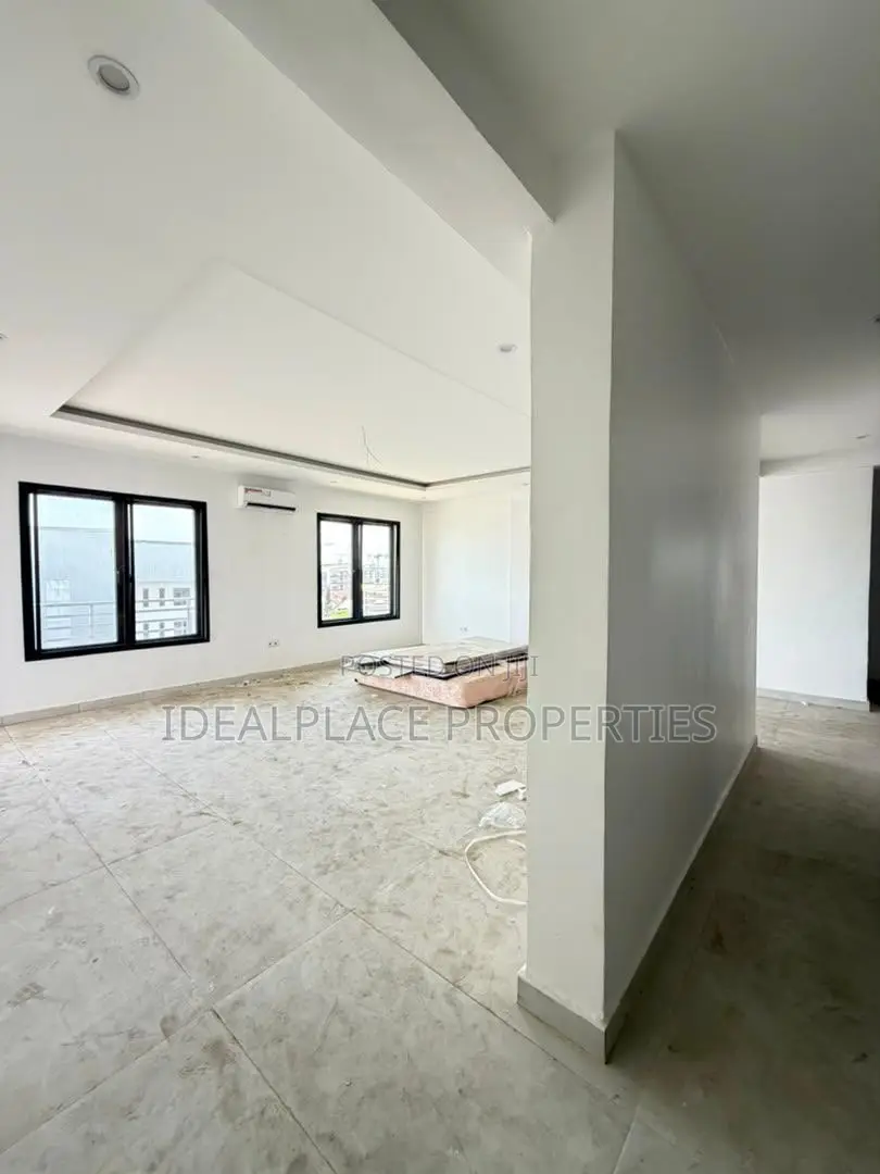 3bdrm Apartment in Victoria Island Extension for sale