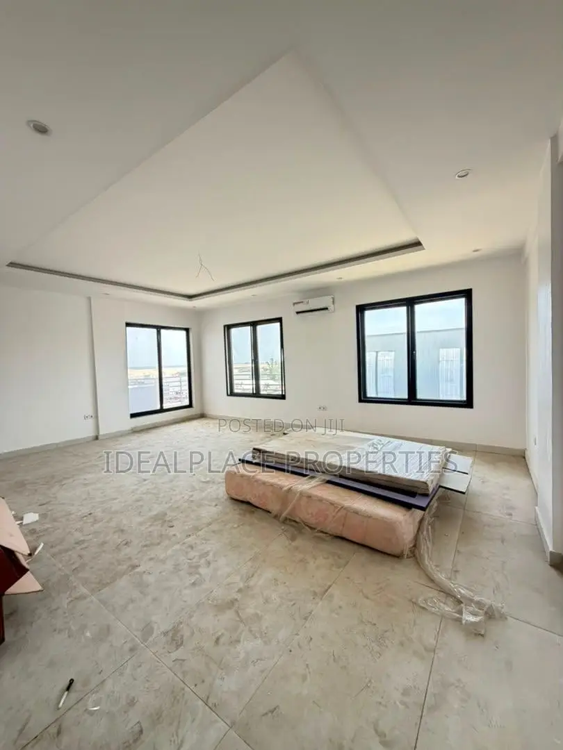 3bdrm Apartment in Victoria Island Extension for sale