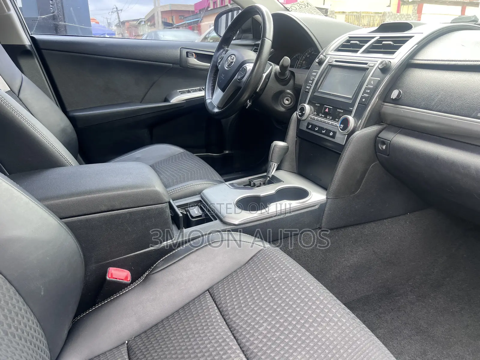 Toyota Camry SE 4dr Sedan (2.5L 4cyl 6A) 2012 Gray