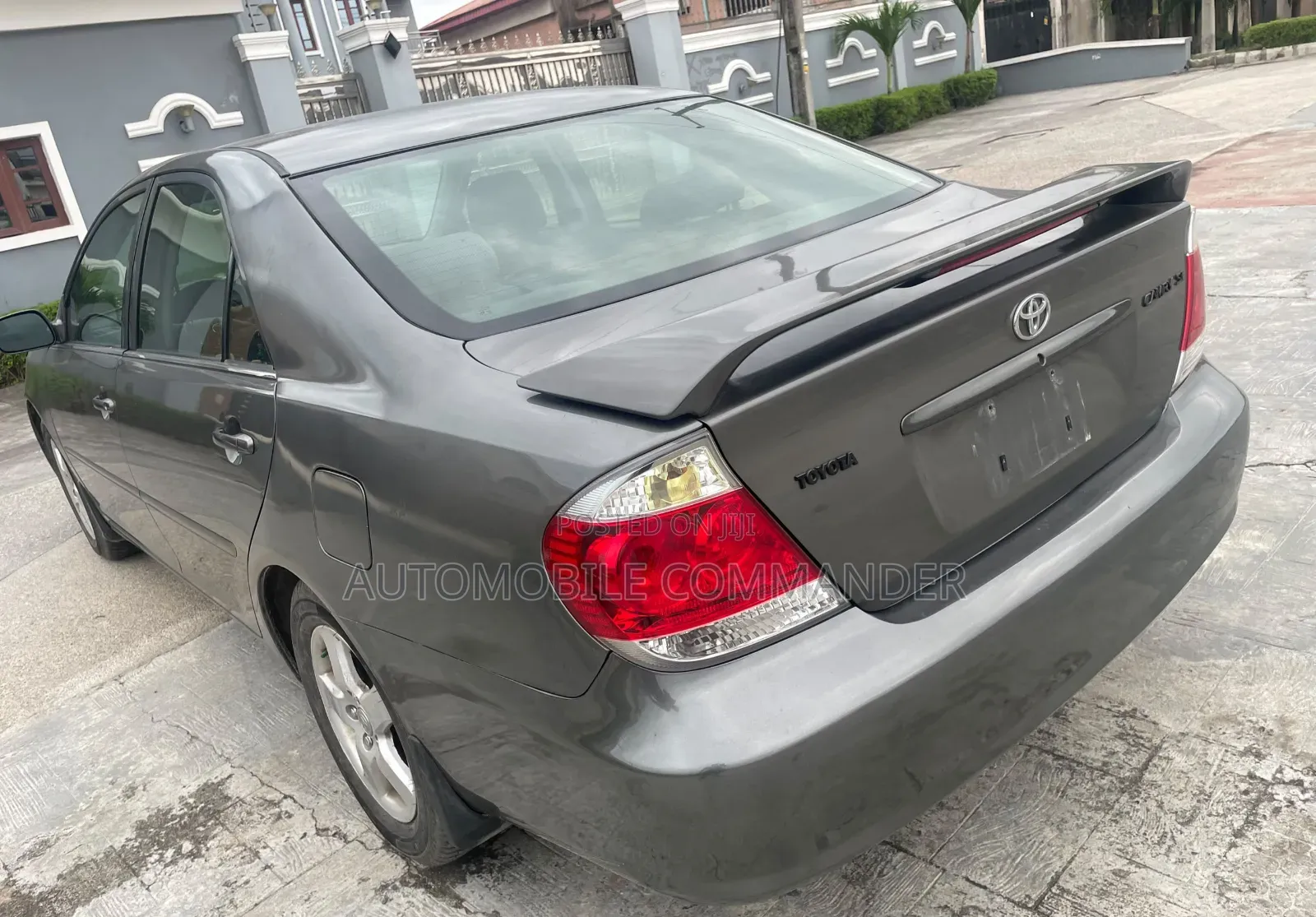 Toyota Camry 2005 Gray