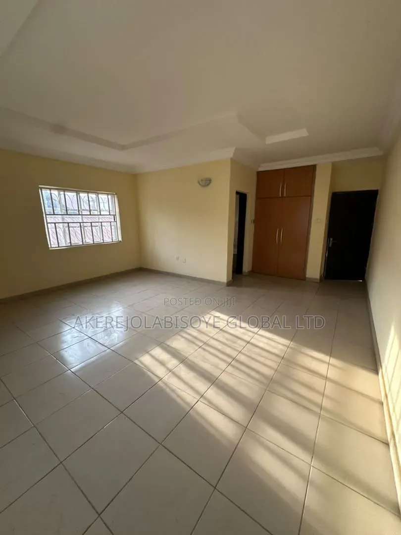 5bdrm Duplex in Gwarinpa Main Abuja, Life Camp for rent
