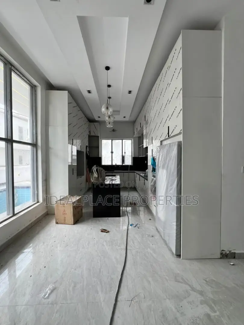 5bdrm Duplex in Osapa london for sale
