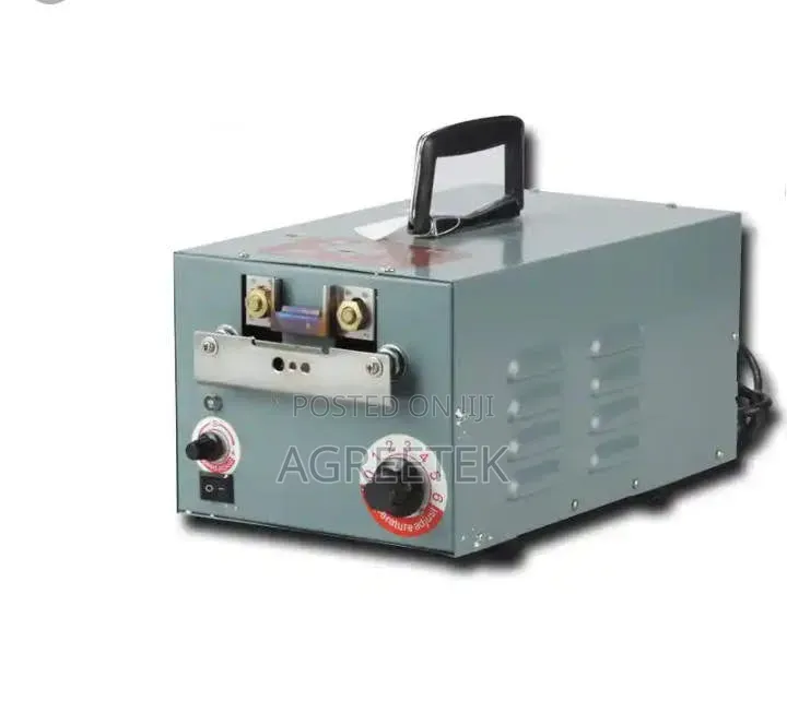 De-Beaking Machine