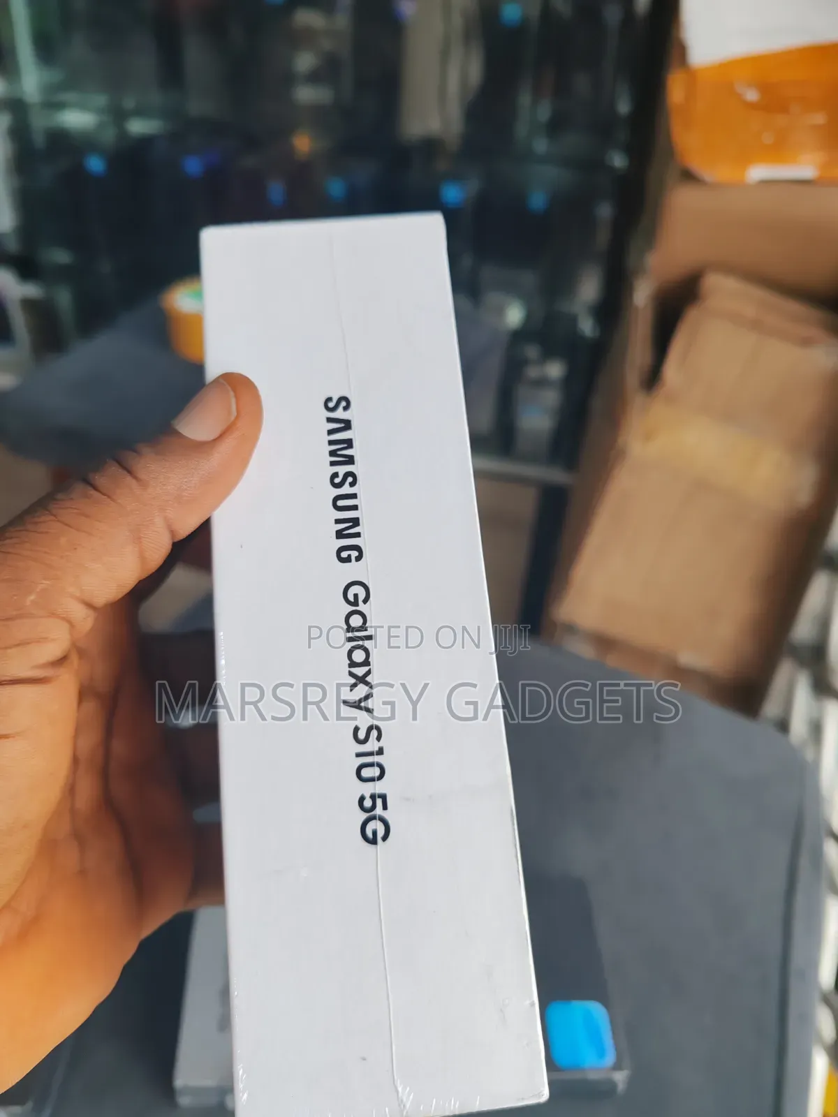 New Samsung Galaxy S10 5G 256 GB Gold